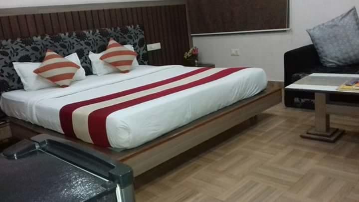 Hotel Shree Vinayak Palace بوبال المظهر الخارجي الصورة