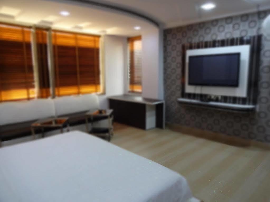 Hotel Shree Vinayak Palace بوبال المظهر الخارجي الصورة