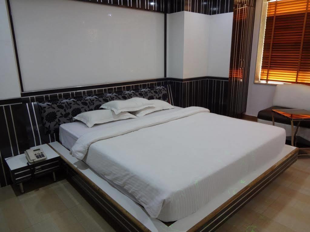 Hotel Shree Vinayak Palace بوبال المظهر الخارجي الصورة