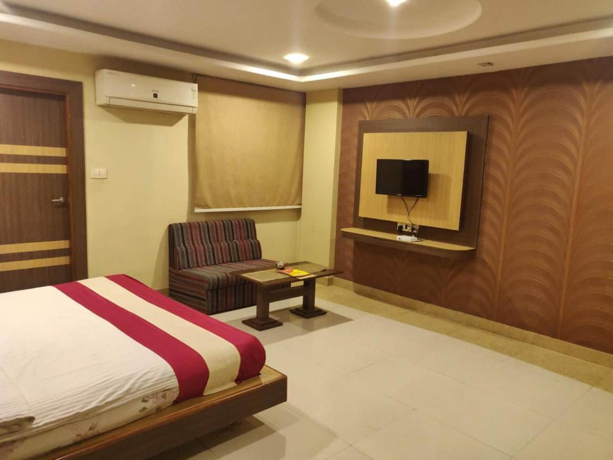 Hotel Shree Vinayak Palace بوبال المظهر الخارجي الصورة